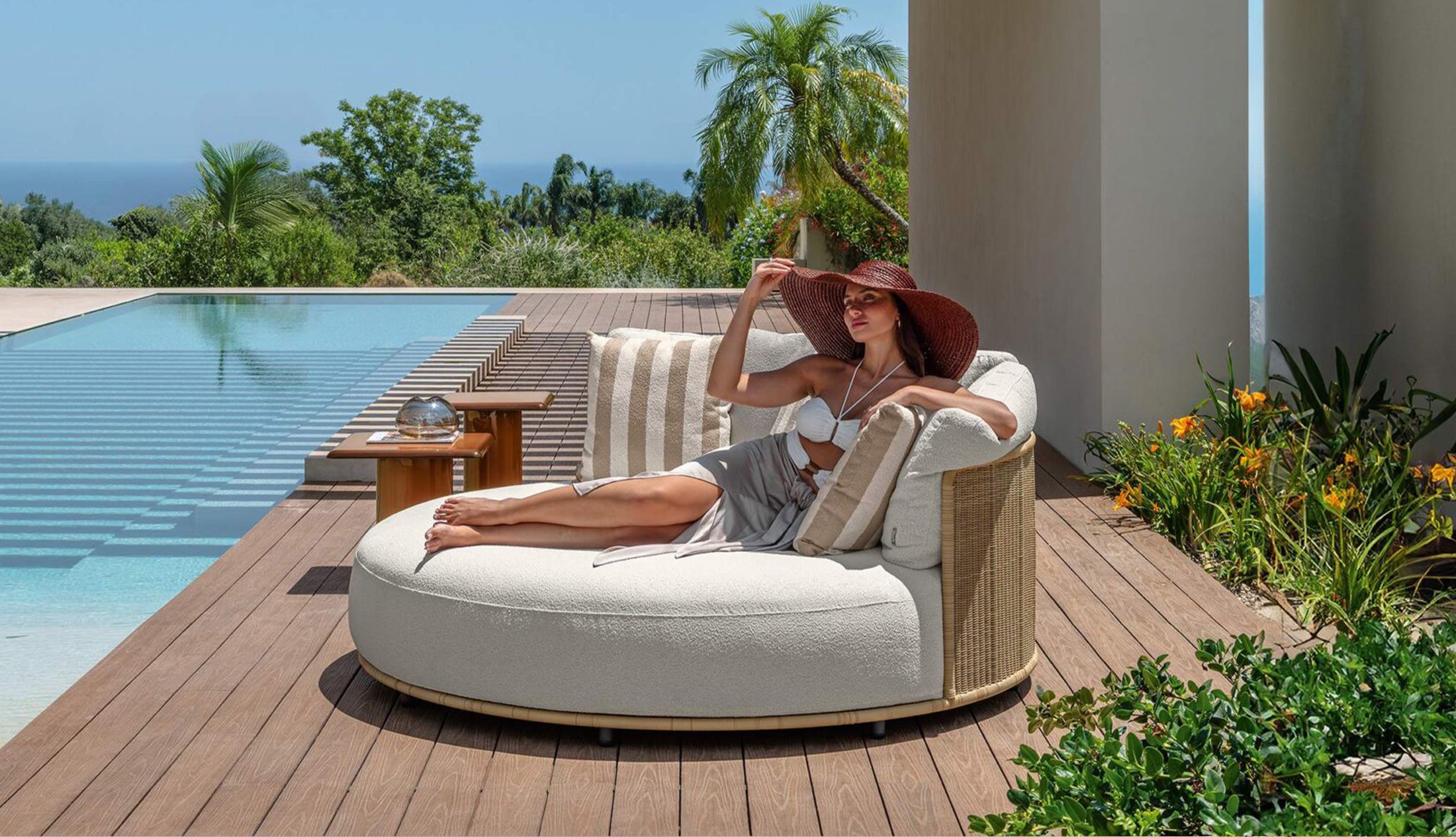 BOND DAYBED