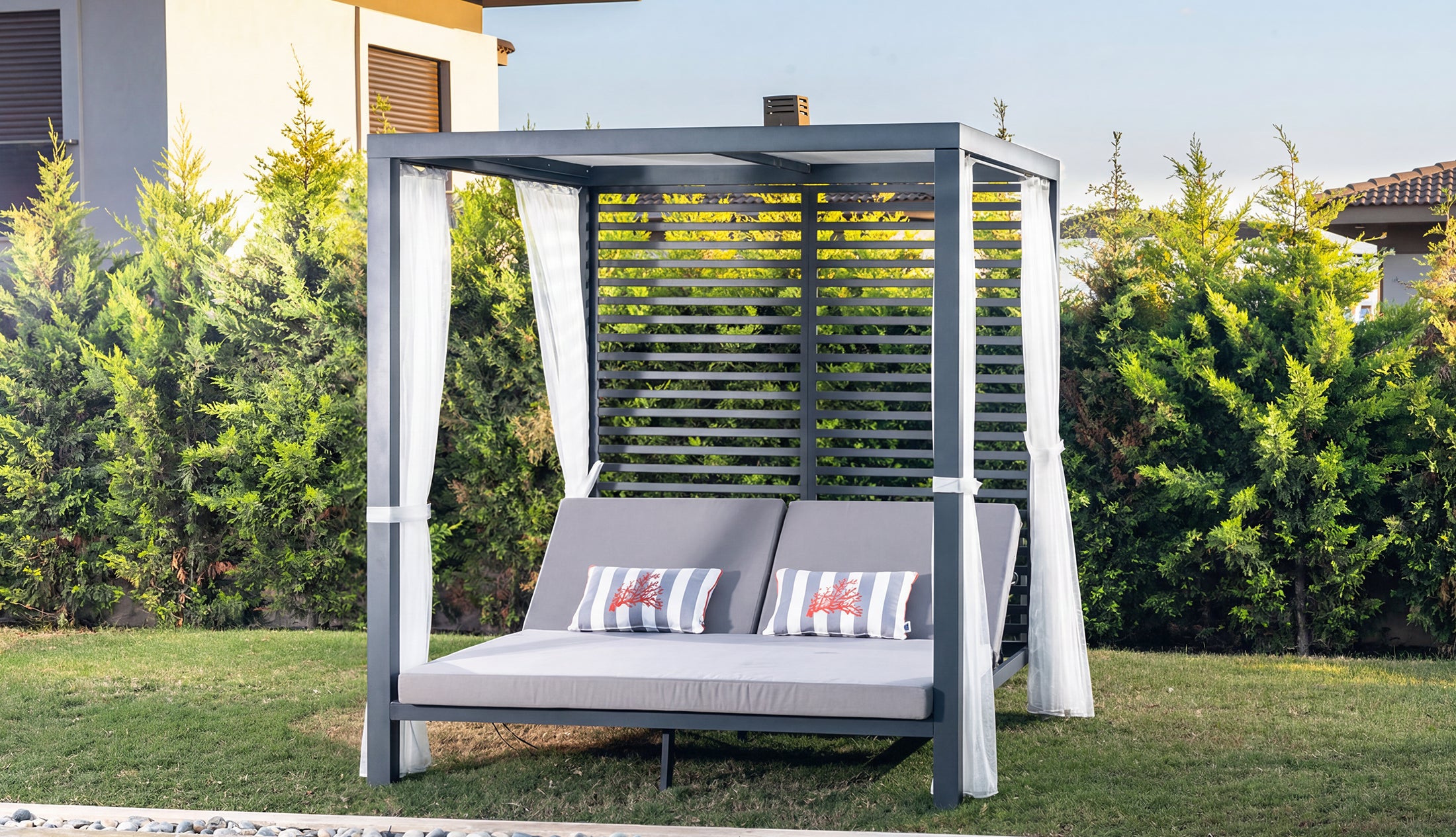 RIGA DAYBED