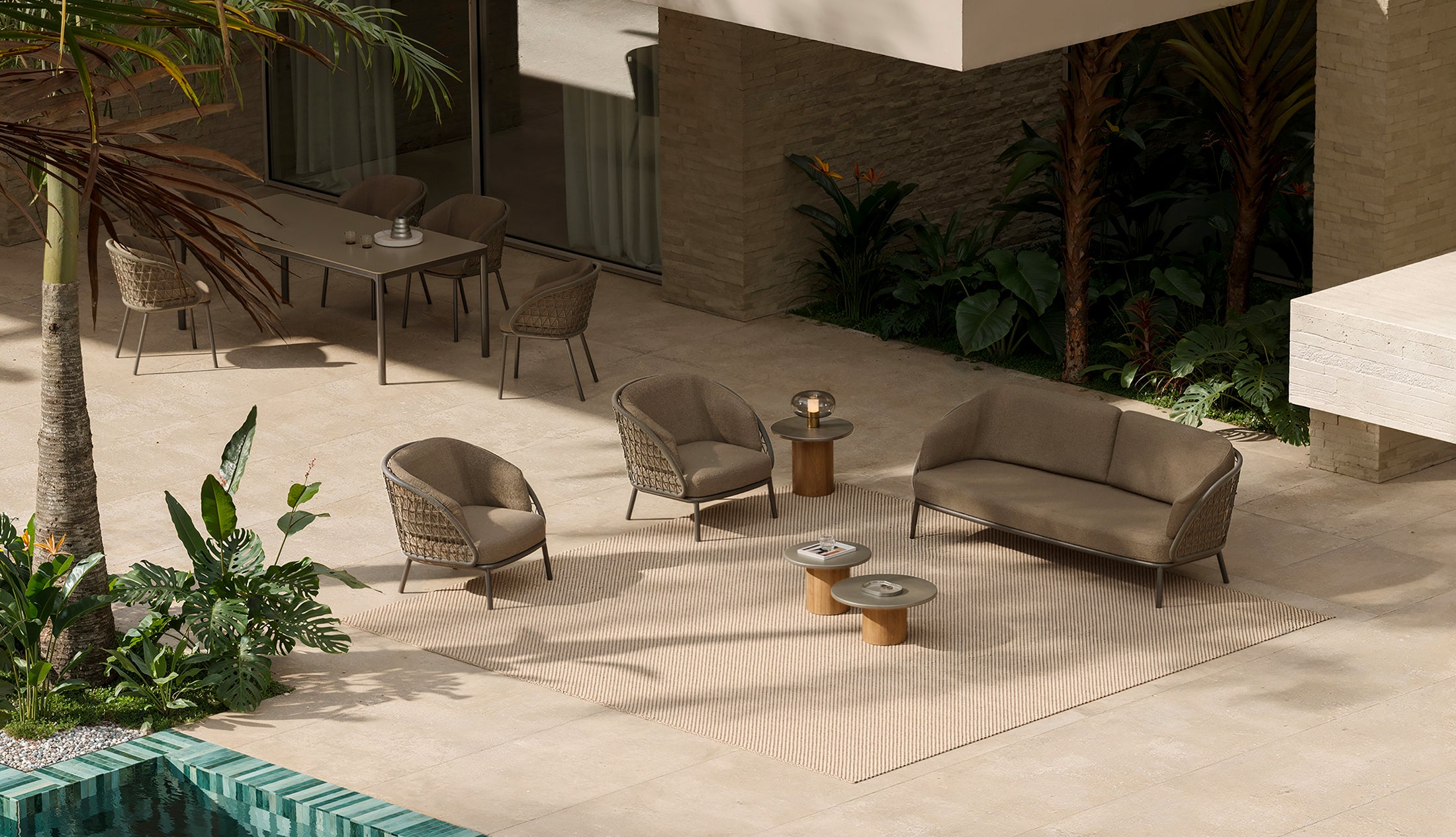 NOMAD DINING TABLE SET