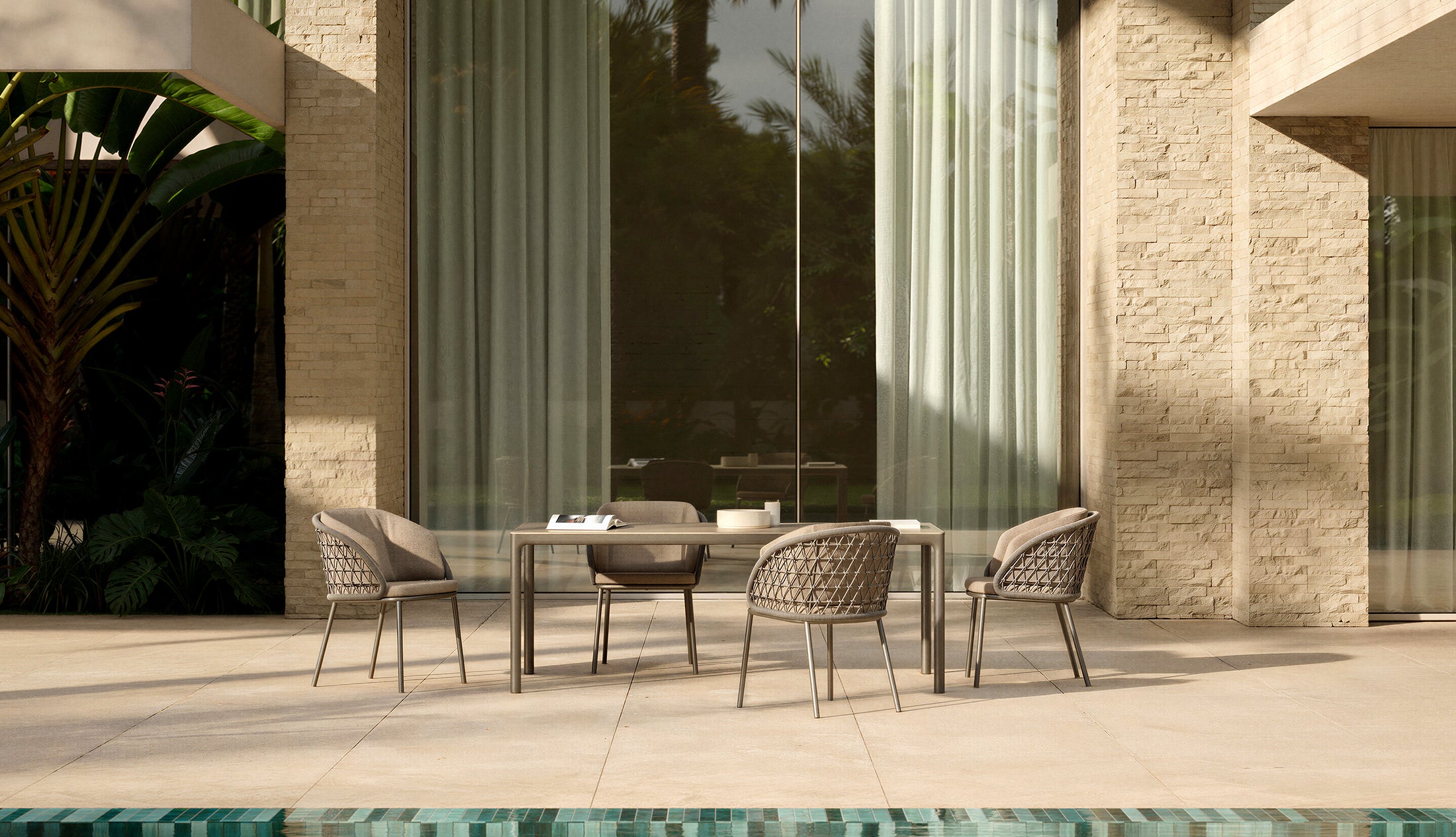 NOMAD DINING TABLE SET