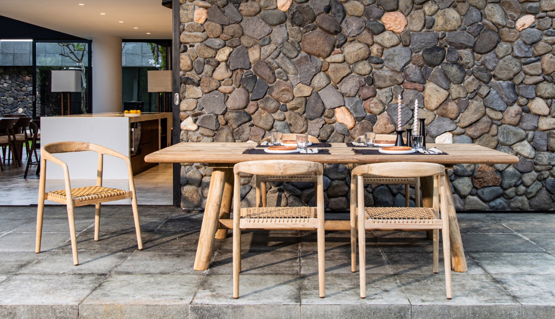 UBUD MASA (DİKDÖRTGEN)