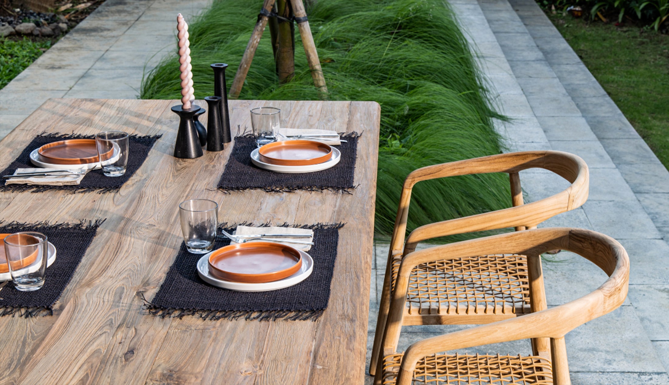 UBUD MASA (DİKDÖRTGEN)