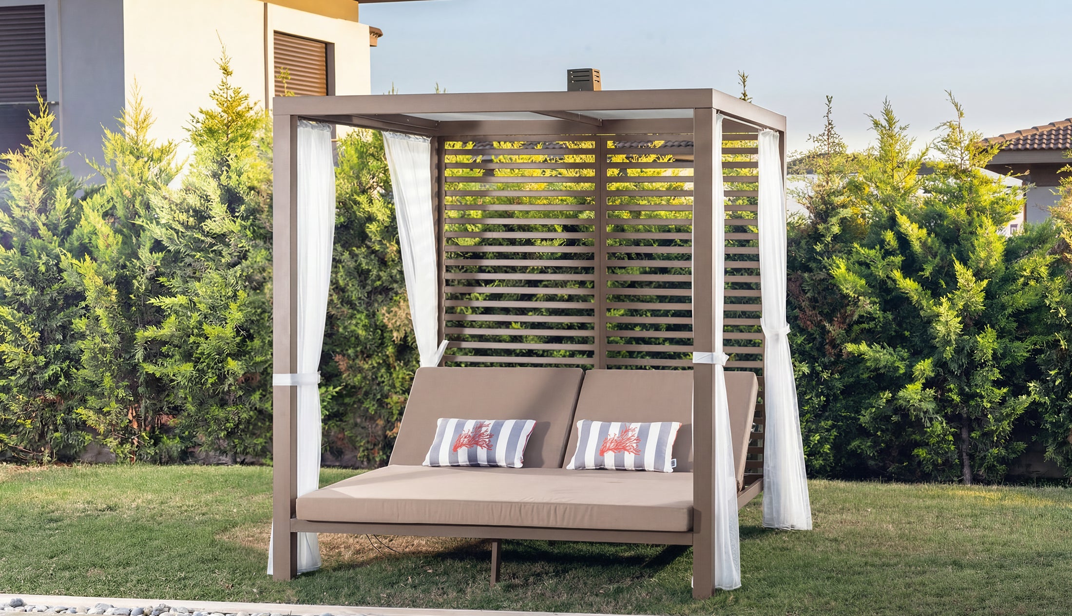 RIGA DAYBED
