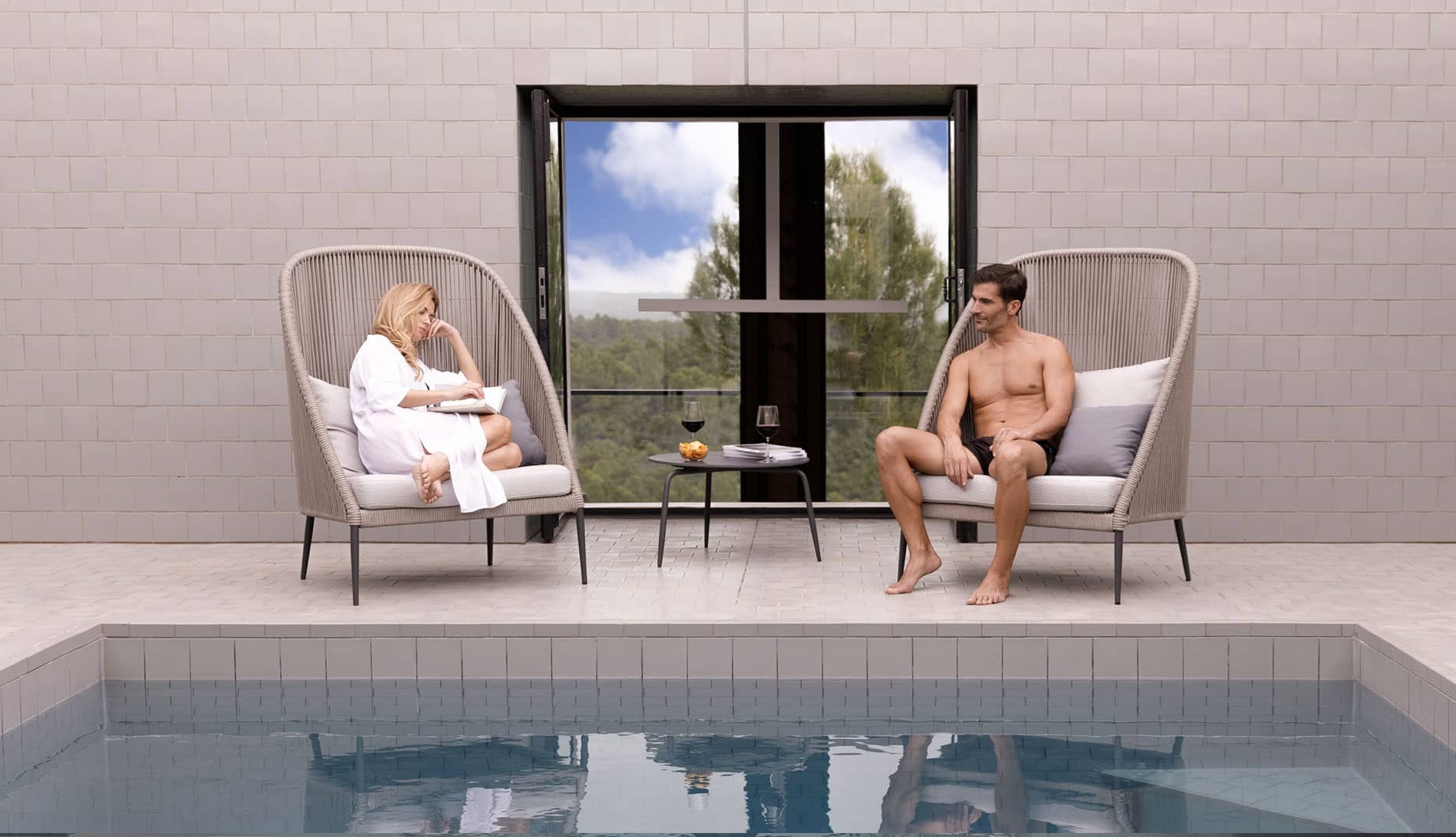 RODONA LOUNGE CHAIR SET