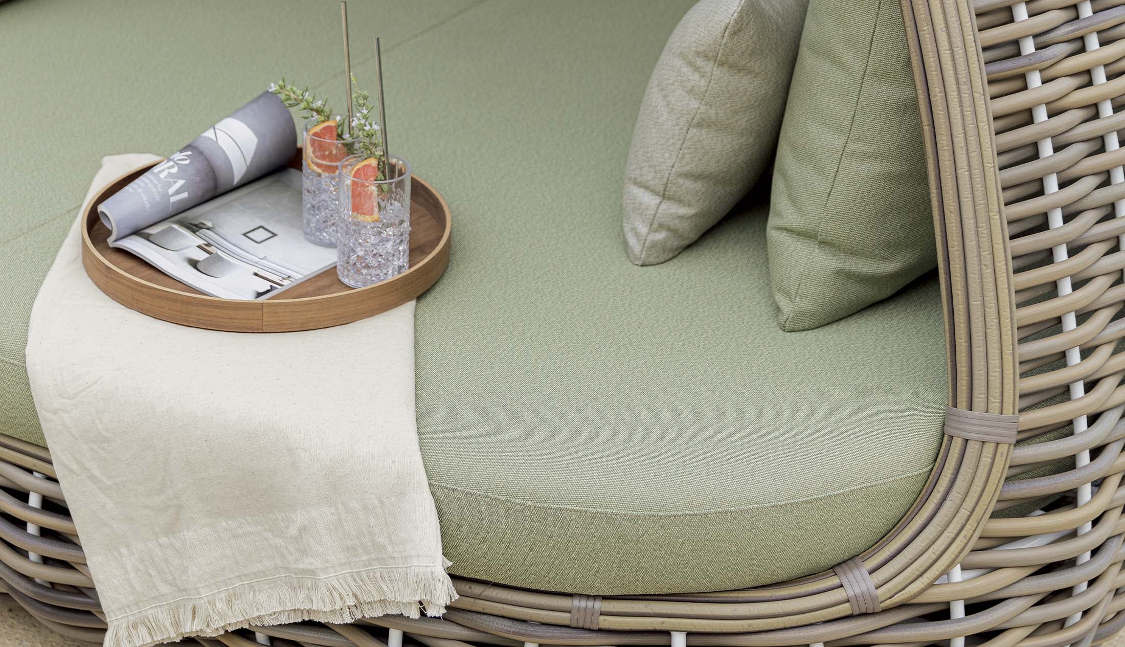 SHADE DAYBED
