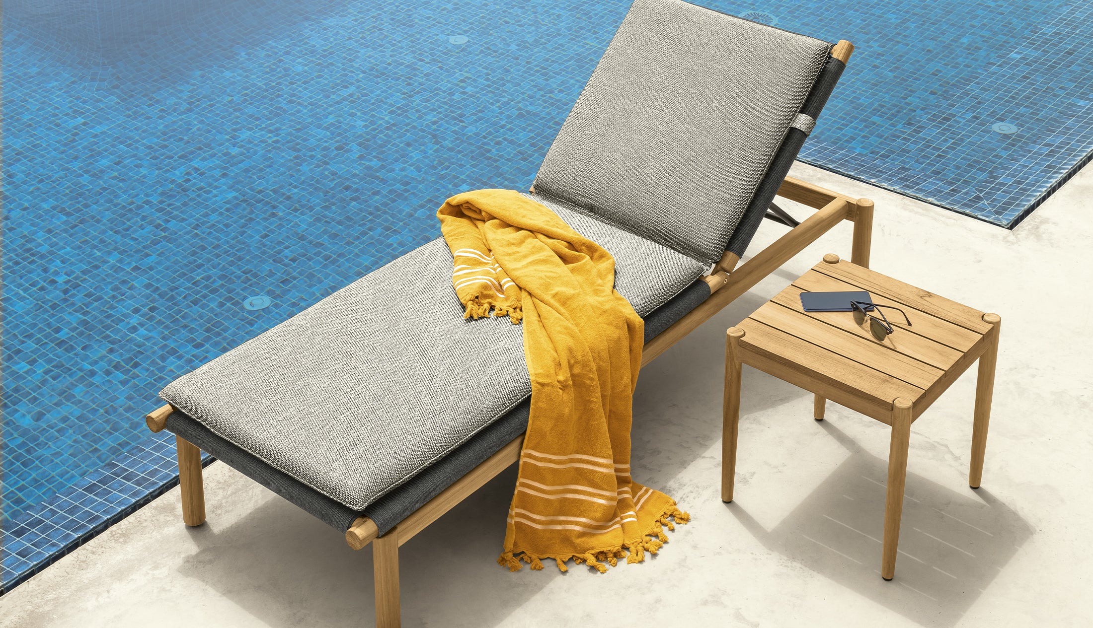 DOLCEVITA SUN LOUNGER (Teak Wood)