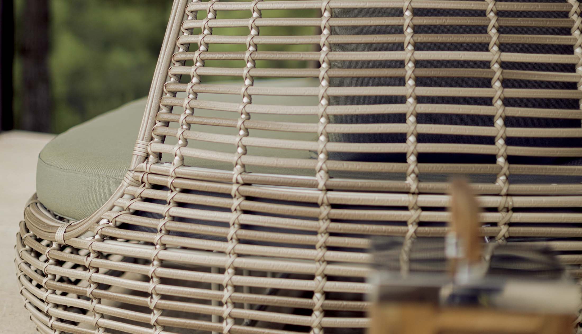 SHADE DAYBED