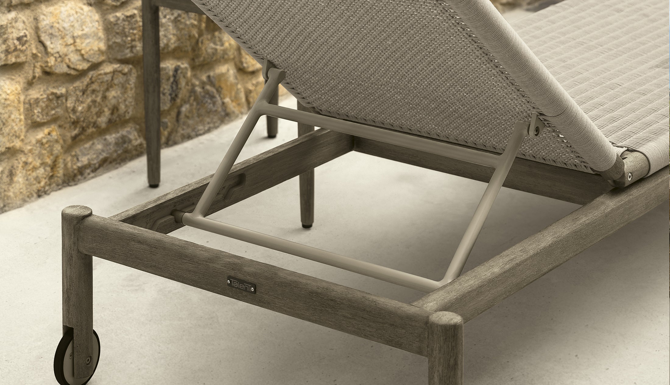 DOLCEVITA SUN LOUNGER (Teak Wood)