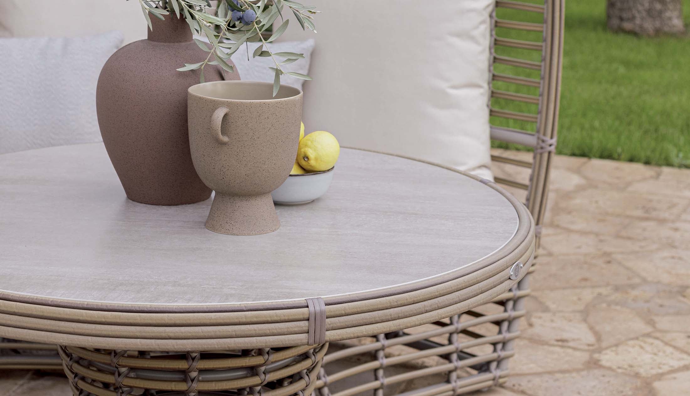 SUNDAY DAYBED